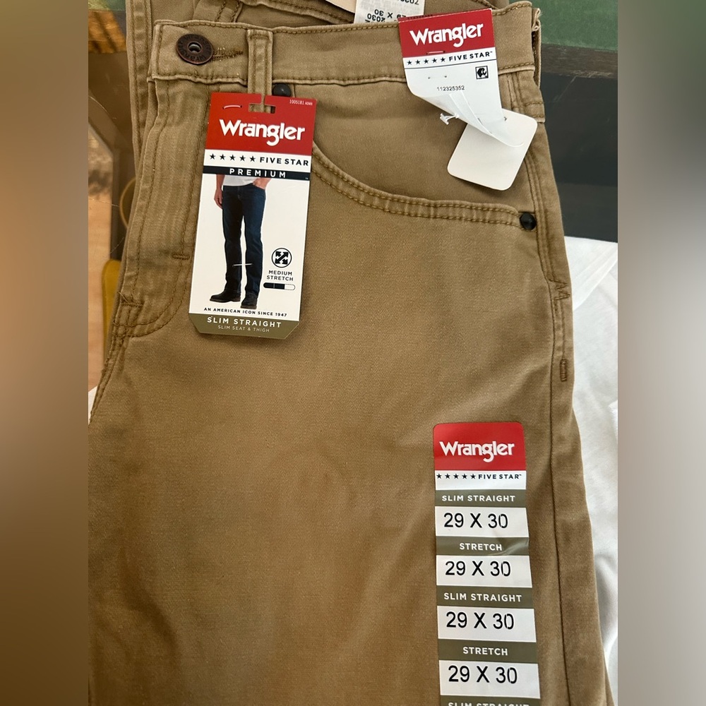 Wrangler Slim Straight Khaki Pants/jean style.